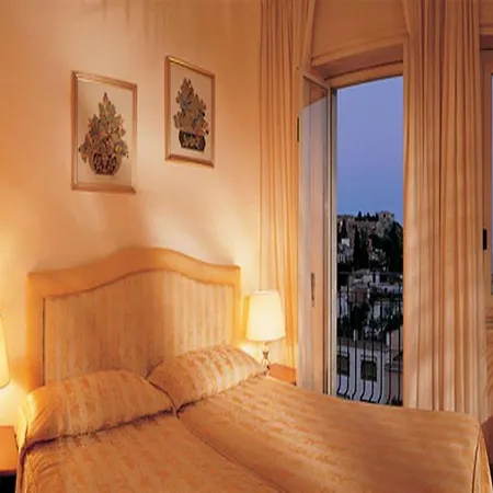 Isabella 3* Taormine