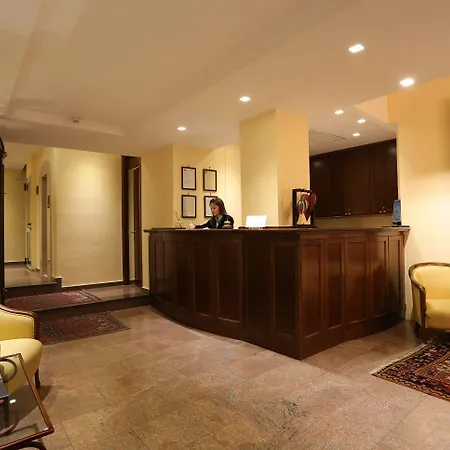 Isabella Hotel 3*