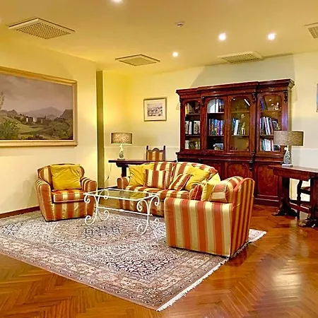 Isabella Hotel 3*