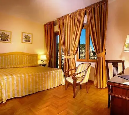 Isabella 3* Taormina